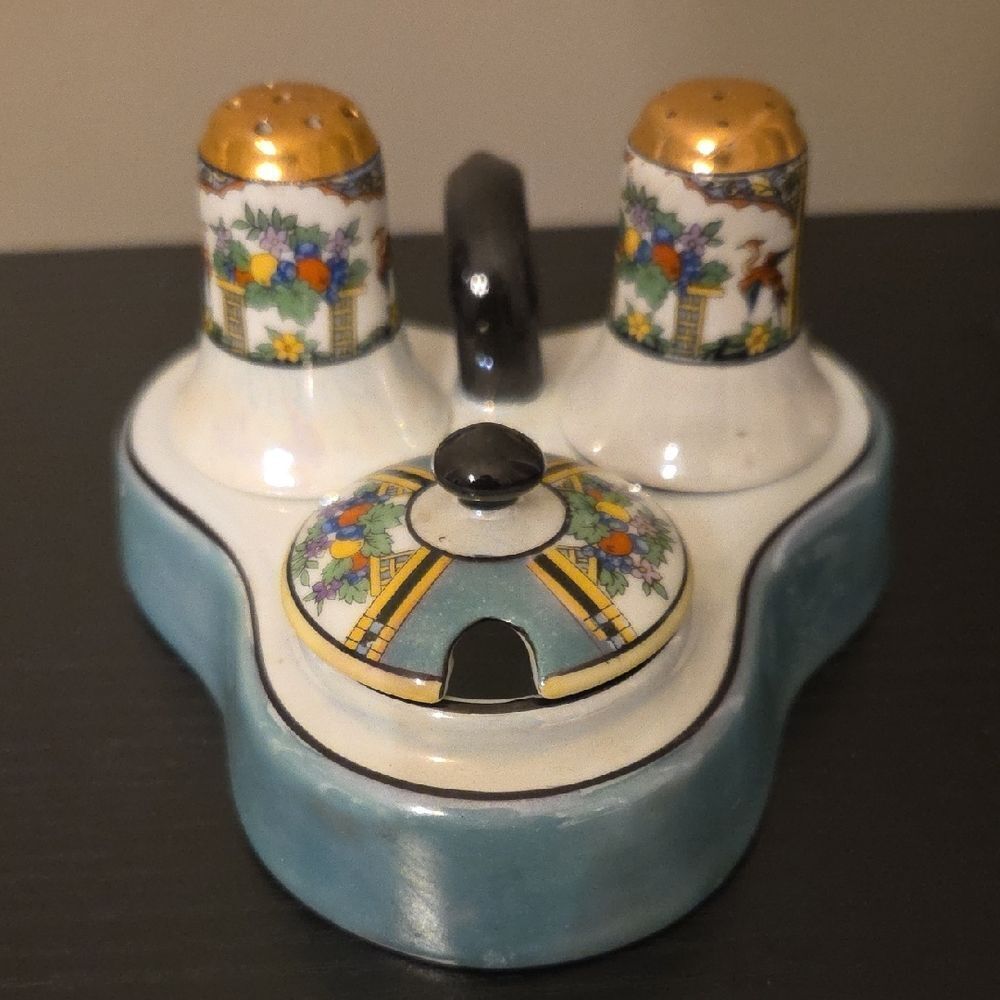 Noritake Lusterware Salt and Pepper Shaker Set